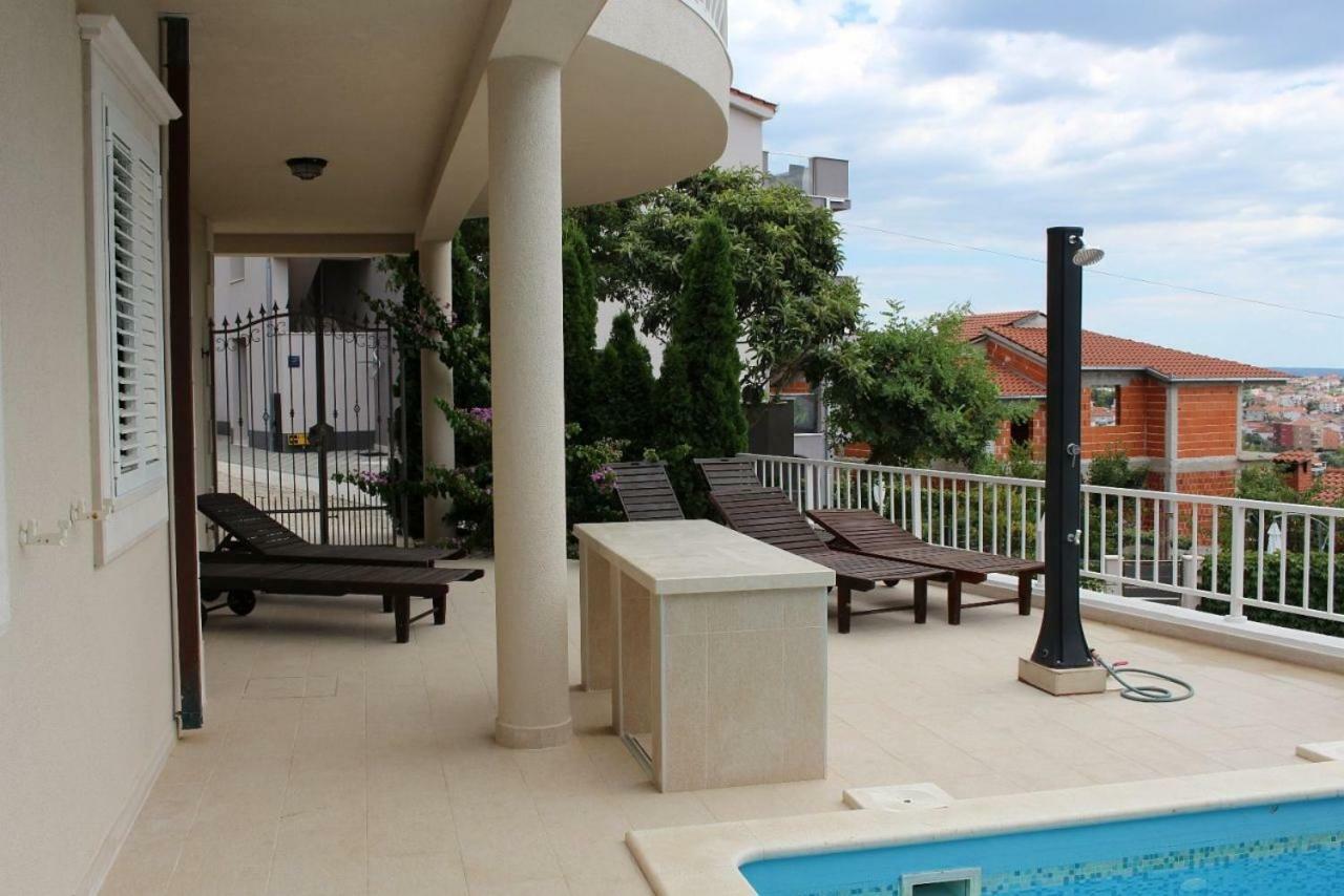 Villa Lizzi Трогир Экстерьер фото