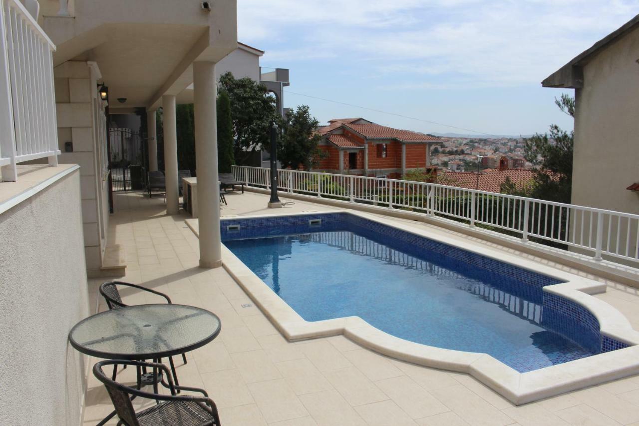 Villa Lizzi Трогир Экстерьер фото