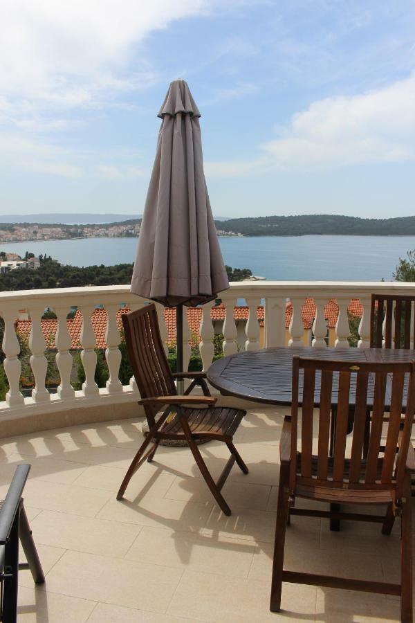 Villa Lizzi Трогир Экстерьер фото